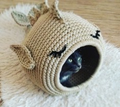 Домик для кошки вязанный из шнура. Мастер Ольга Фомченко, ссылка на магазин : www.instagram.com/handmade_store64/